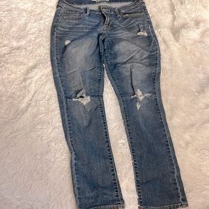 Old Navy Serrtheart Blue Jeans slightly stressed